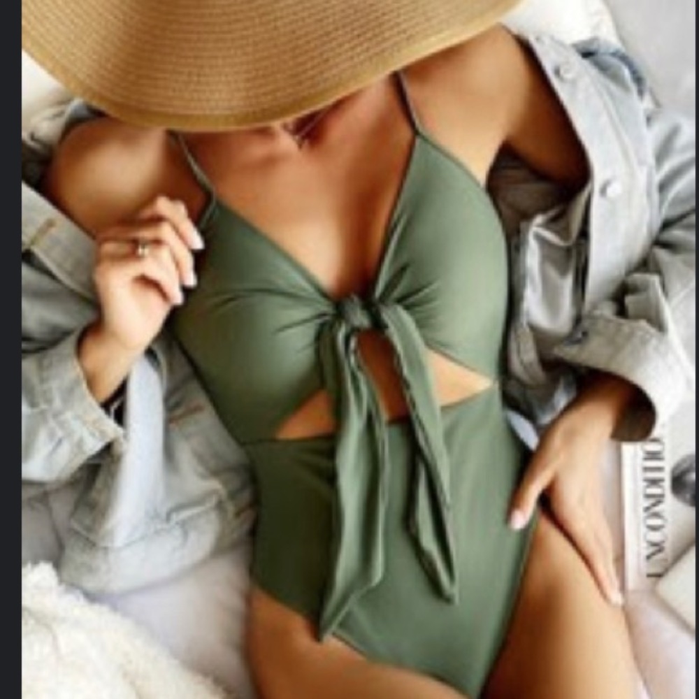SHEIN Green Cut-out Knot Front One Piece Swimsuit